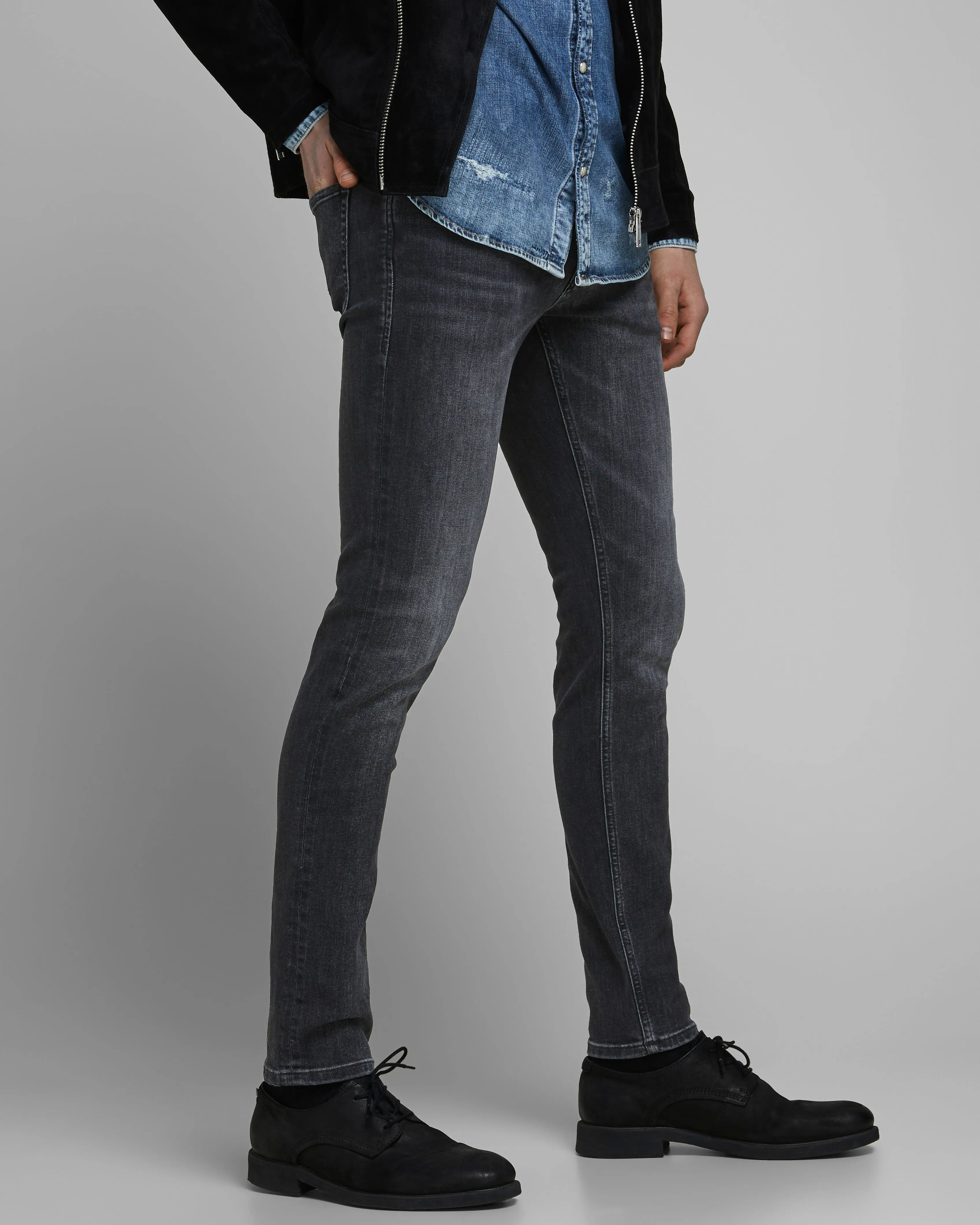 Jeans Glenn neri stone washed slim fit in cotone stretch con baffature