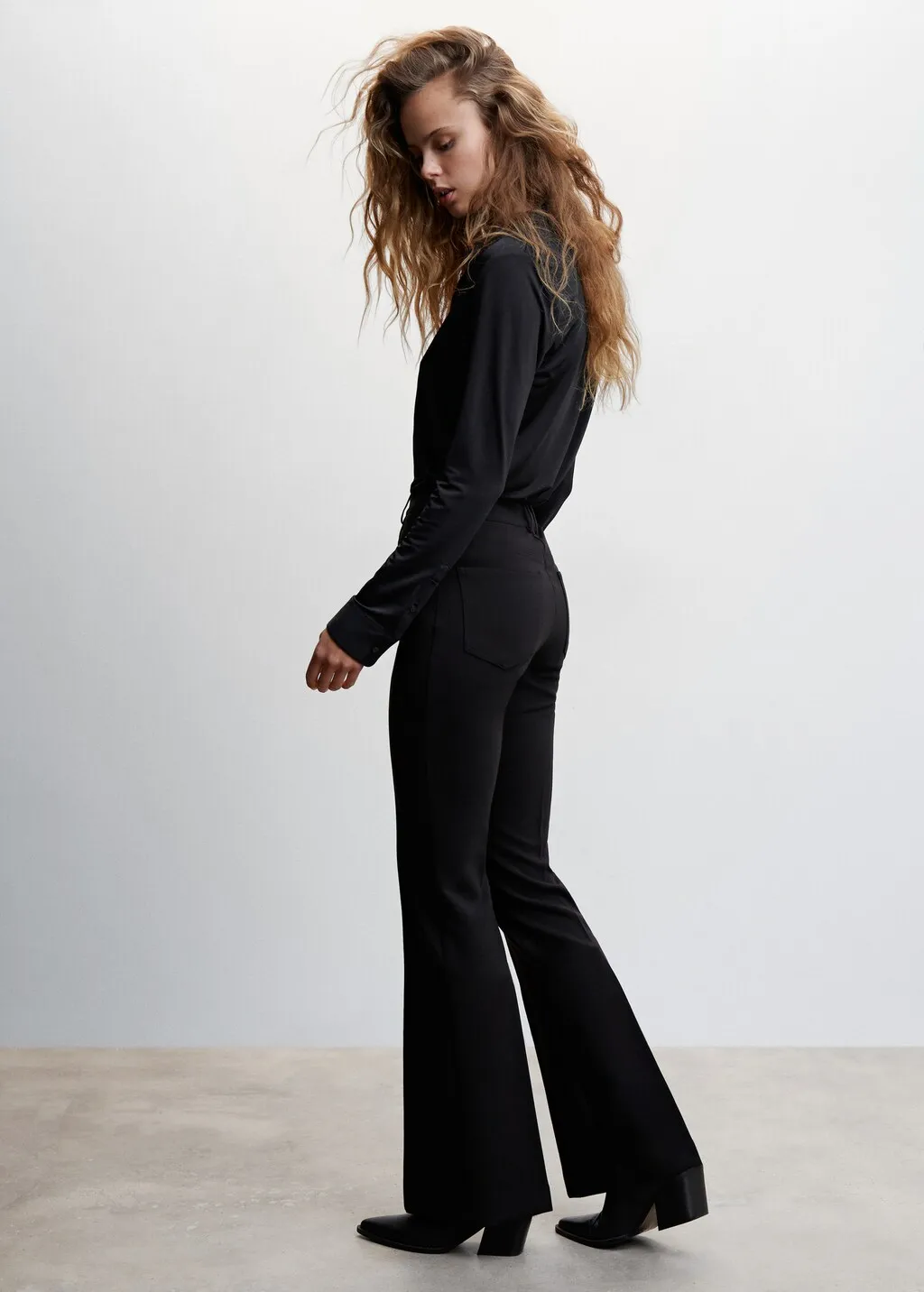 Pantaloni scampanati pinces