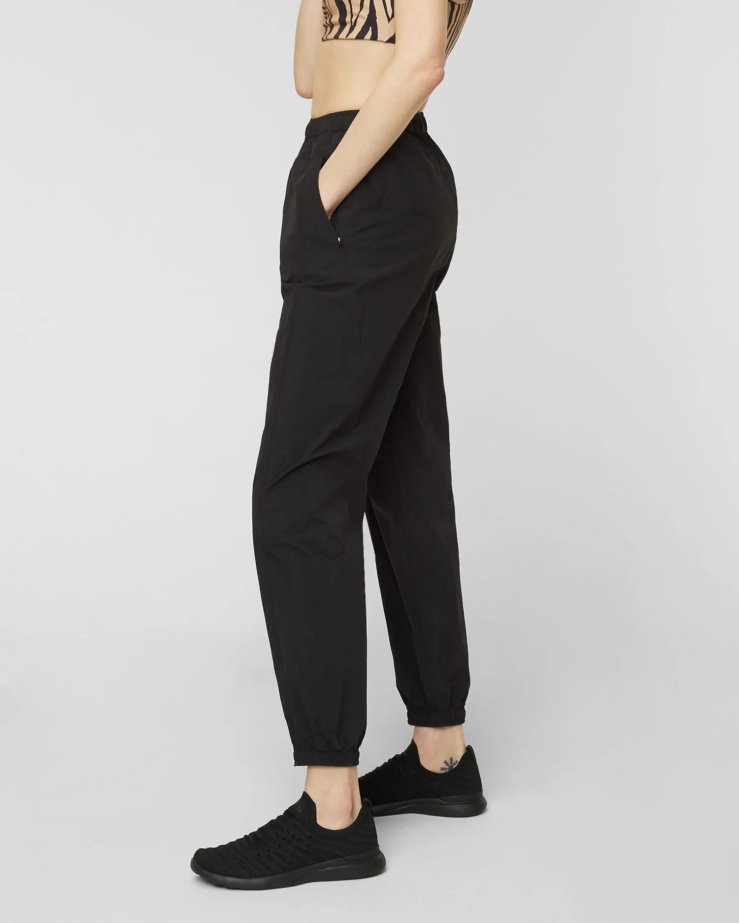 Pantaloni Y-3 CLASSIC LIGHT SHELL HH8895-black